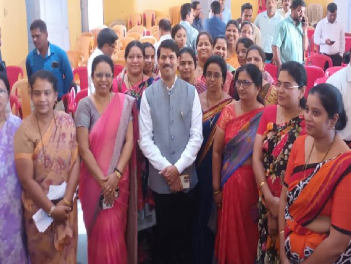 Just like doctors, lawyers, the logo of 'TR' is in front of the teachers says MLA Dnyaneshwar Mhatre | डॉक्टर, वकिलांप्रमाणेच शिक्षकांच्या समोर 'टीआर'चा लोगो - आमदार ज्ञानेश्वर म्हात्रे Just like doctors, lawyers, the logo of 'TR' is in front of the teachers says MLA Dnyaneshwar Mhatre | डॉक्टर, वकिलांप्रमाणेच शिक्षकांच्या समोर 'टीआर'चा लोगो - आमदार ज्ञानेश्वर म्हात्रे