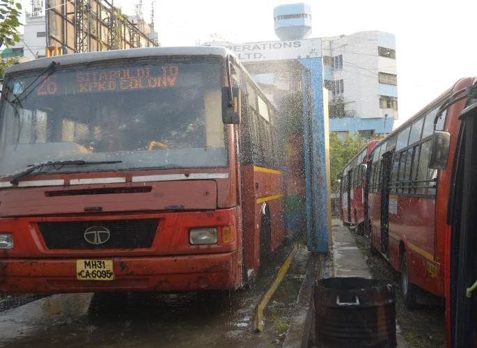 90 buses to run in Nagpur from Wednesday: Most buses on Butibori, Hingana route | नागपुरात पाच मार्गावर धावणार फक्त ४० बस: बुटीबोरी, हिंगणा मार्गावर सर्वाधिक बस 90 buses to run in Nagpur from Wednesday: Most buses on Butibori, Hingana route | नागपुरात पाच मार्गावर धावणार फक्त ४० बस: बुटीबोरी, हिंगणा मार्गावर सर्वाधिक बस