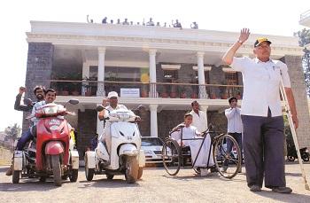 28 lakh scholarships to 460 students, Kolhapur corporation's strength: deposited on amount | ४६० दिव्यांग विद्यार्थ्यांना २८ लाखांची शिष्यवृत्ती, कोल्हापूर महापालिकेचे बळ : रक्कम खात्यावर जमा 28 lakh scholarships to 460 students, Kolhapur corporation's strength: deposited on amount | ४६० दिव्यांग विद्यार्थ्यांना २८ लाखांची शिष्यवृत्ती, कोल्हापूर महापालिकेचे बळ : रक्कम खात्यावर जमा