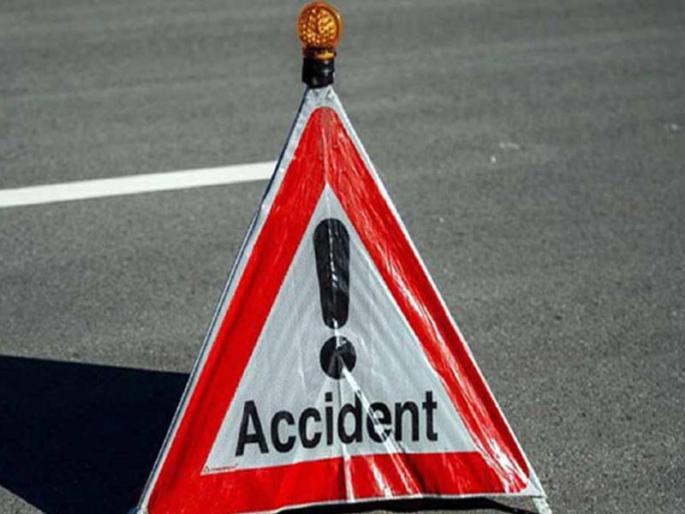 A three-month-old baby died in an accident | अपघातात तीन महिन्यांच्या चिमुकल्याचा अंत A three-month-old baby died in an accident | अपघातात तीन महिन्यांच्या चिमुकल्याचा अंत