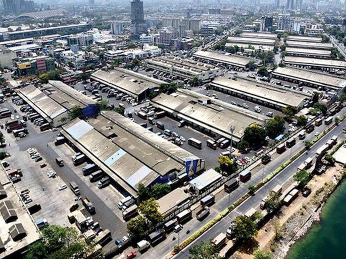Supply of fruits to Mumbai started 765 tonnes of fruit arrives in APMC | मुंबईकरांना फळांचा पुरवठा सुरू; एपीएमसीत ७६५ टन फळांची आवक