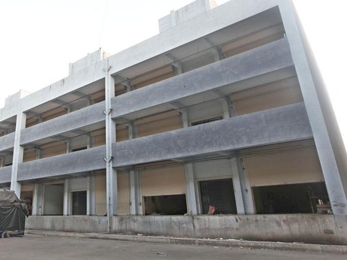 Stacking of five ambitious projects of APMC | एपीएमसीच्या पाच महत्त्वाकांक्षी प्रकल्पांची रखडपट्टी Stacking of five ambitious projects of APMC | एपीएमसीच्या पाच महत्त्वाकांक्षी प्रकल्पांची रखडपट्टी