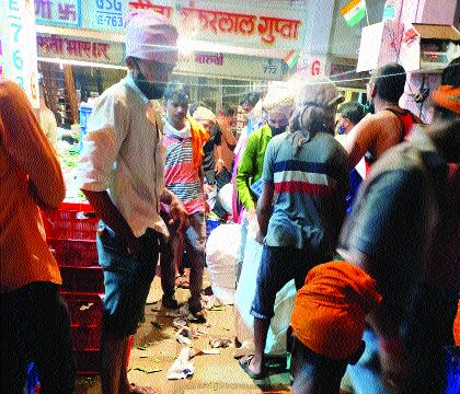 coronavirus : The APMC is the ‘corona’ bomb | coronavirus : एपीएमसी ठरतेय ‘कोरोना’ बॉम्ब