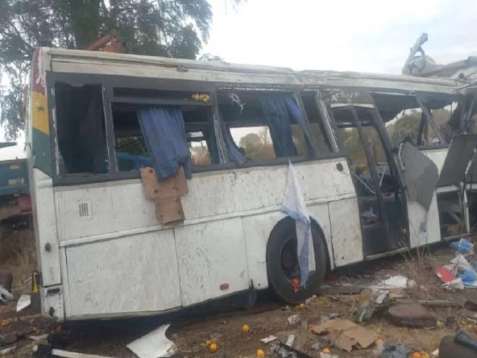 Two buses collide in central Senegal with punctured tires; 40 killed, 78 injured | टायर पंक्चर झाल्याने मध्य सेनेगलमध्ये दोन बसची जोरदार टक्कर; ४० ठार, ७८ जखमी Two buses collide in central Senegal with punctured tires; 40 killed, 78 injured | टायर पंक्चर झाल्याने मध्य सेनेगलमध्ये दोन बसची जोरदार टक्कर; ४० ठार, ७८ जखमी