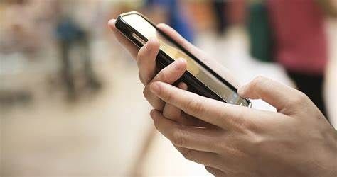 The app was downloaded and the woman lost Rs 1.10 lakh | ॲप डाऊनलोड केले आणि महिलेचे १.१० लाख गेले The app was downloaded and the woman lost Rs 1.10 lakh | ॲप डाऊनलोड केले आणि महिलेचे १.१० लाख गेले