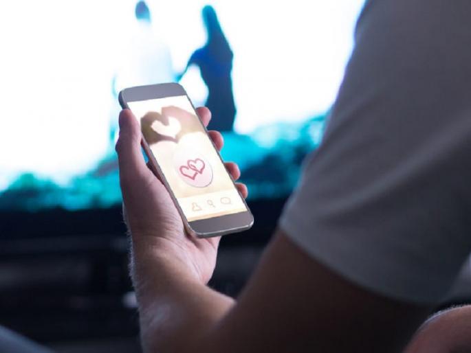 Gays used to spy on dating apps and rob them by pretending to be police! | डेटिंग ॲपवर समलिंगी हेरायचे अन् पोलिस असल्याचे सांगून लुटायचे! Gays used to spy on dating apps and rob them by pretending to be police! | डेटिंग ॲपवर समलिंगी हेरायचे अन् पोलिस असल्याचे सांगून लुटायचे!
