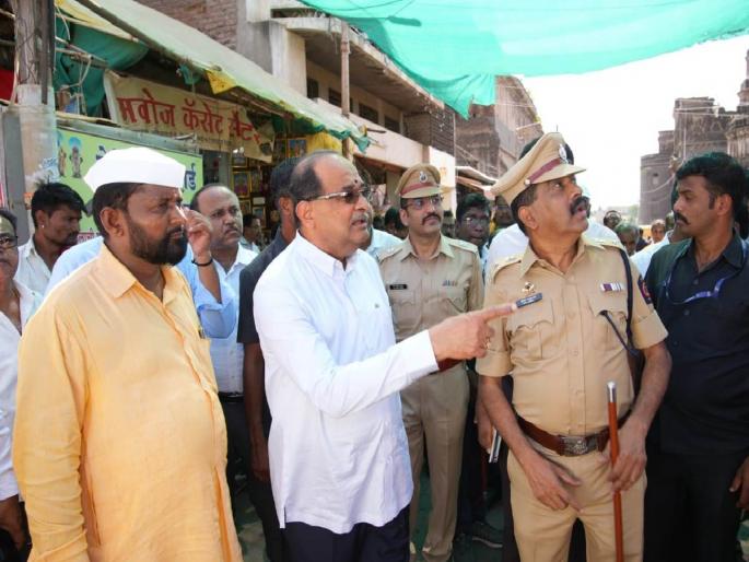 Ashadhi Yatra 2023; It is difficult to provide identity card to Dindia in Warri, facility to unregistered Dindia | आषाढी यात्रा २०२३; वारीतील दिंड्याना ओळखपत्र, नोंदणीकृत नसलेल्या दिंड्यांना सुविधा देणे अवघड Ashadhi Yatra 2023; It is difficult to provide identity card to Dindia in Warri, facility to unregistered Dindia | आषाढी यात्रा २०२३; वारीतील दिंड्याना ओळखपत्र, नोंदणीकृत नसलेल्या दिंड्यांना सुविधा देणे अवघड