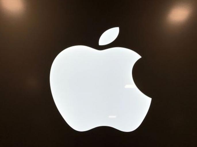 woman claims 40k dollars credit card fraud after losing apple watch check all details | बाबो! Apple Watch ने महिलेला कंगाल बनवलं; एका झटक्यात गायब झाले 30 लाख, जाणून घ्या कसं?  woman claims 40k dollars credit card fraud after losing apple watch check all details | बाबो! Apple Watch ने महिलेला कंगाल बनवलं; एका झटक्यात गायब झाले 30 लाख, जाणून घ्या कसं?