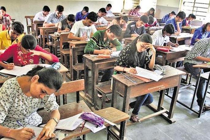 Aptitude tests of Class X students begin! | दहावीच्या विद्यार्थ्यांसाठी कल, अभिक्षमता चाचणीस सुरुवात! Aptitude tests of Class X students begin! | दहावीच्या विद्यार्थ्यांसाठी कल, अभिक्षमता चाचणीस सुरुवात!