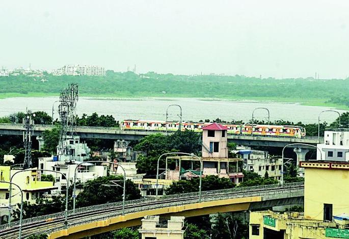 Inauguration of Metro's Aqua Line between December 18 to 20 | मेट्रोच्या अॅक्वा लाईनचे डिसेंबर १८ ते २० दरम्यान उद्घाटन :  मुख्यमंत्री उद्धव ठाकरे येणार Inauguration of Metro's Aqua Line between December 18 to 20 | मेट्रोच्या अॅक्वा लाईनचे डिसेंबर १८ ते २० दरम्यान उद्घाटन :  मुख्यमंत्री उद्धव ठाकरे येणार