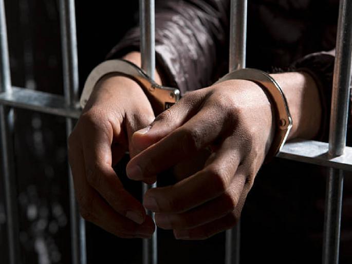 Man arrested for stabbing woman with sickle, injured woman condition critical | Satara: महिलेवर कोयत्याने वार करणाऱ्यास अटक, जखमी महिलेची प्रकृती चिंताजनक