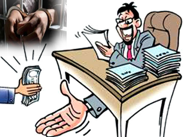 Jalgaon tahsil employee arest while taking bribe of 4200 rupees | जळगाव तहसीलचा कर्मचारी ४२०० रुपयांची लाच घेताना 'एसीबी'च्या जाळ्यात