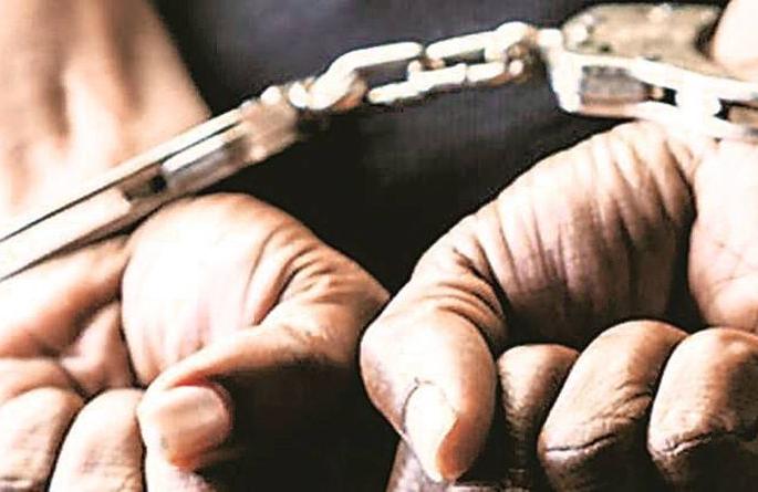 Three burglars arrested from Uttar Pradesh | अकोल्यात घरफाेडी करणाऱ्या तीन आराेपींना उत्तर प्रदेशातून अटक