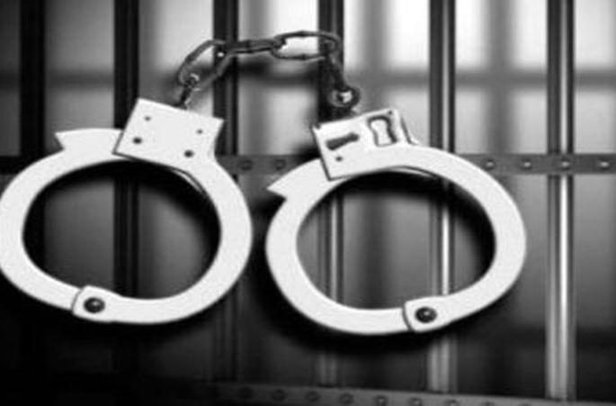 Three accused in murder case in custody | खून प्रकरणातील तीन आरोपीस जंगलातून अटक Three accused in murder case in custody | खून प्रकरणातील तीन आरोपीस जंगलातून अटक