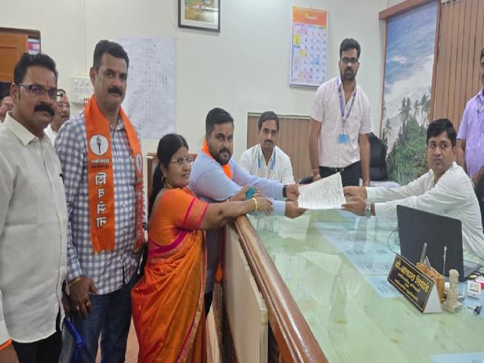 A total of 23 applications have been filed so far for the Municipal Council and Municipal Panchayats in Ratnagiri district | रत्नागिरी जिल्ह्यात सदस्यांसाठी ११, तर नगराध्यक्षांसाठी २ उमेदवारी अर्ज; आतापर्यंत एकूण किती अर्ज आले.. वाचा A total of 23 applications have been filed so far for the Municipal Council and Municipal Panchayats in Ratnagiri district | रत्नागिरी जिल्ह्यात सदस्यांसाठी ११, तर नगराध्यक्षांसाठी २ उमेदवारी अर्ज; आतापर्यंत एकूण किती अर्ज आले.. वाचा