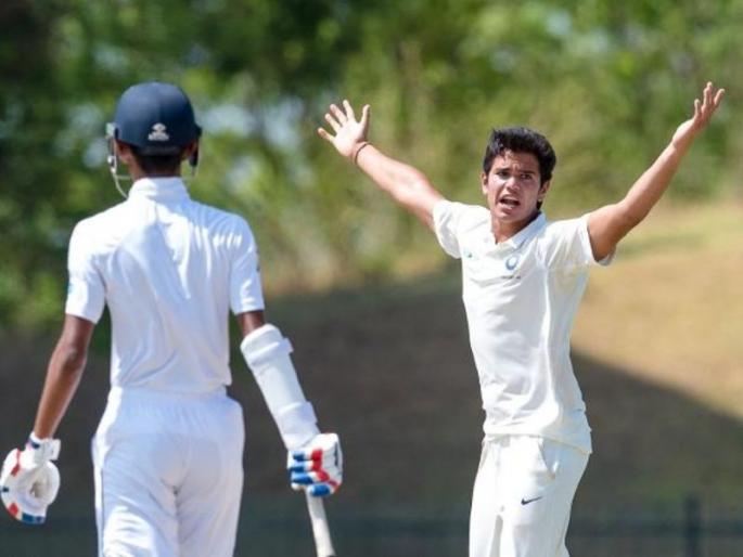 Arjun Tendulkar scalps five wickets againt delhi, Mumbai in command | अर्जुन तेंडुलकरसमोर दिल्ली संघाचे लोटांगण, मुंबईला आघाडी