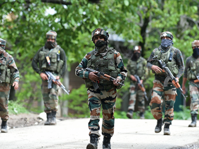 9 militants killed in Kashmir | काश्मिरात ९ अतिरेक्यांचा खात्मा, वर्षभरात ८८ अतिरेक्यांना कंठस्नान 9 militants killed in Kashmir | काश्मिरात ९ अतिरेक्यांचा खात्मा, वर्षभरात ८८ अतिरेक्यांना कंठस्नान