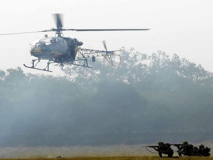 Cheetah, Chetak, Dhruv helicopter thrilling exercises | चित्ता, चेतक, ध्रुव हेलिकॉप्टरच्या चित्तथरारक कसरती; युद्धजन्य परिस्थितीचा थरार Cheetah, Chetak, Dhruv helicopter thrilling exercises | चित्ता, चेतक, ध्रुव हेलिकॉप्टरच्या चित्तथरारक कसरती; युद्धजन्य परिस्थितीचा थरार