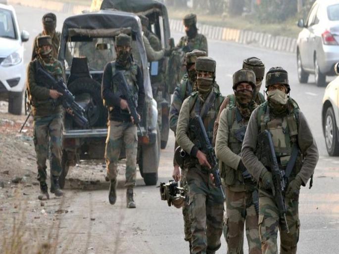 Jammu Kashmir : Three militants killed in Anantnag along with Hizbul commander | Jammu Kashmir : अनंतनागमध्ये लष्कराकडून हिजबुलच्या कमांडरसह तीन दहशतवाद्यांचा खात्मा Jammu Kashmir : Three militants killed in Anantnag along with Hizbul commander | Jammu Kashmir : अनंतनागमध्ये लष्कराकडून हिजबुलच्या कमांडरसह तीन दहशतवाद्यांचा खात्मा