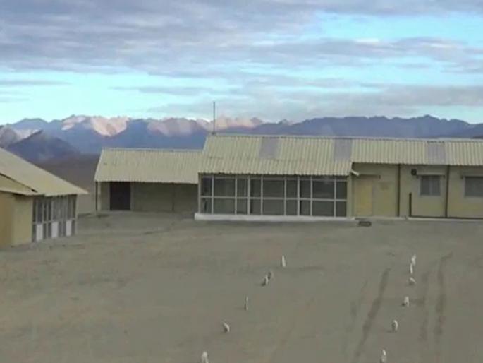 india china faceoff indian army troops deployed in eastern ladakh get upgraded heated living facilities | लडाखमध्ये अत्याधुनिक सुविधा; कडाक्याच्या थंडीत चीनला घाम फोडण्यास जवान सज्ज india china faceoff indian army troops deployed in eastern ladakh get upgraded heated living facilities | लडाखमध्ये अत्याधुनिक सुविधा; कडाक्याच्या थंडीत चीनला घाम फोडण्यास जवान सज्ज