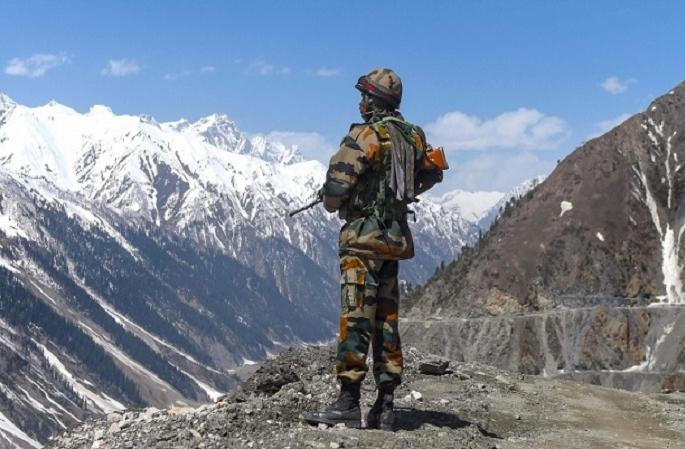 Hamirpur remembers 21-yr-young sepoy Ankush Thakur, martyred in Indo-China LAC standoff in Ladakh | India Chine Faceoff : दहा महिन्यांपूर्वी परिधान केली होती लष्कराची वर्दी, आता येणार तिरंग्यात लपेटलेले पार्थिव Hamirpur remembers 21-yr-young sepoy Ankush Thakur, martyred in Indo-China LAC standoff in Ladakh | India Chine Faceoff : दहा महिन्यांपूर्वी परिधान केली होती लष्कराची वर्दी, आता येणार तिरंग्यात लपेटलेले पार्थिव