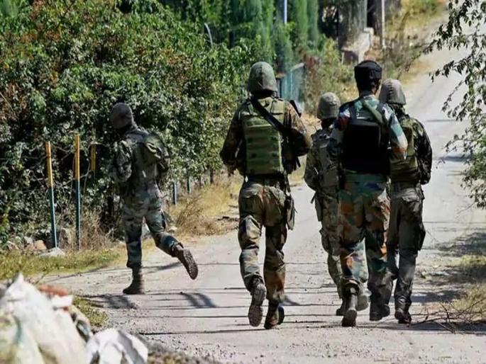 Three militants killed in Kashmir | काश्मिरात तीन दहशतवादी ठार; ओळख अद्याप पटू शकलेली नाही Three militants killed in Kashmir | काश्मिरात तीन दहशतवादी ठार; ओळख अद्याप पटू शकलेली नाही