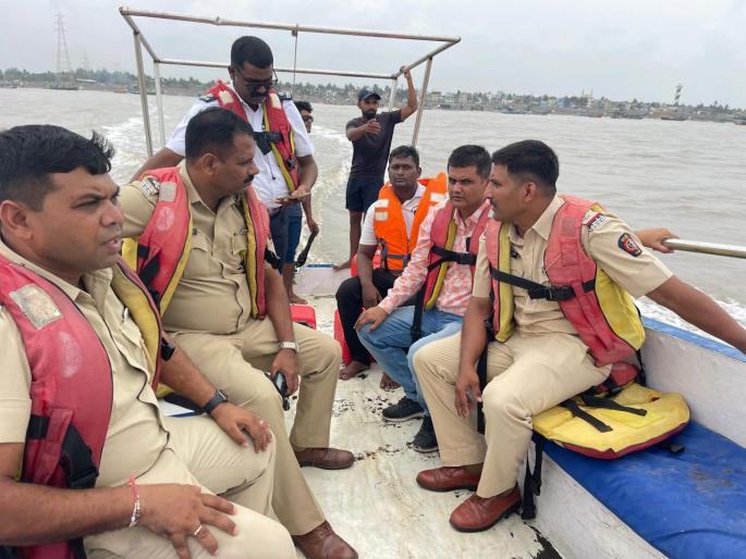 boat set out to fetch sand capsized in the arnala sea and 11 laborers are safe | अर्नाळा समुद्रात वाळू उपश्यासाठी निघालेली बोट उलटली; ११ मजूर सुखरूप boat set out to fetch sand capsized in the arnala sea and 11 laborers are safe | अर्नाळा समुद्रात वाळू उपश्यासाठी निघालेली बोट उलटली; ११ मजूर सुखरूप