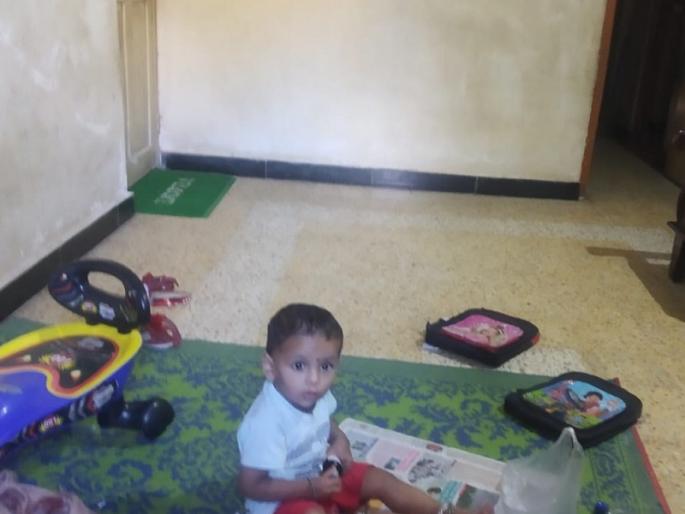 The two year old boy was locked in the room in Uttur Kolhapur District | दोन वर्षांच्या चिमुकल्याने कोंडून घेतलं, दार तोडणंही कठीण झालं, अन्...