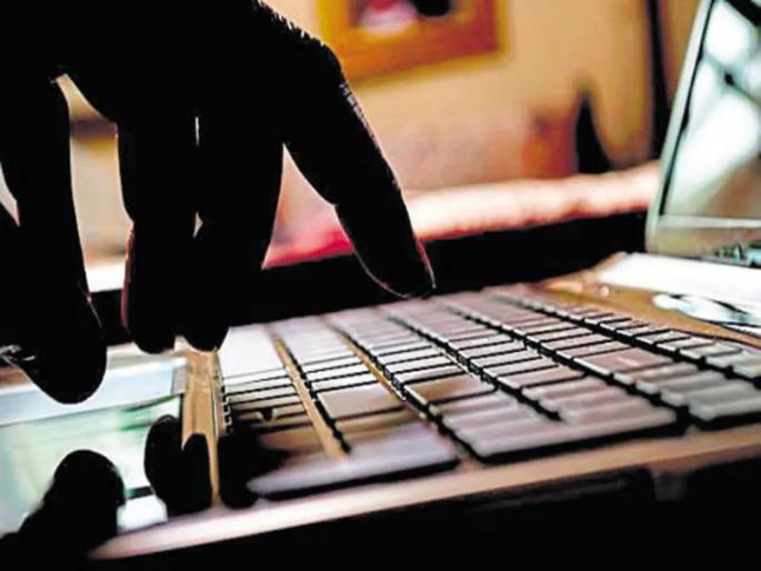 Arrested in Aurangabad for tearing up health department exam papers and disseminating information on social media | आरोग्य विभागाच्या परीक्षेचे पेपर फोडून माहिती सोशल मीडियावर प्रसारित करणाऱ्याला औरंगाबादमधून अटक Arrested in Aurangabad for tearing up health department exam papers and disseminating information on social media | आरोग्य विभागाच्या परीक्षेचे पेपर फोडून माहिती सोशल मीडियावर प्रसारित करणाऱ्याला औरंगाबादमधून अटक