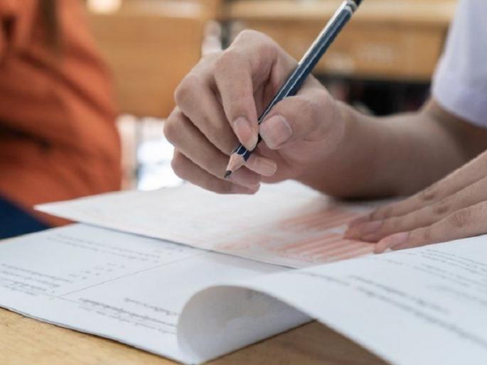 Paperfooted health recruitment group C and D exams canceled | पेपरफुटी झालेली आराेग्यभरतीची गट क आणि ड ची परीक्षा रद्द Paperfooted health recruitment group C and D exams canceled | पेपरफुटी झालेली आराेग्यभरतीची गट क आणि ड ची परीक्षा रद्द