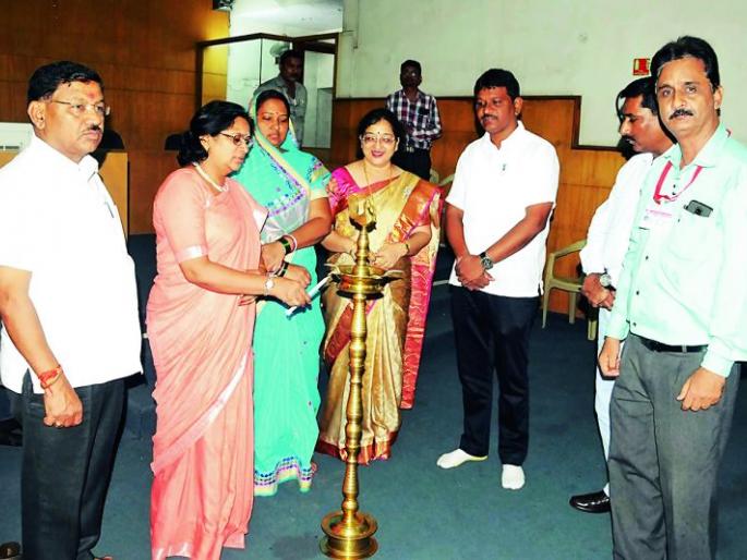 Reach out to the public about government plans: Mayor's appeal | शासकीय योजनांची माहिती जनतेपर्यंत पोहचवा : महापौरांचे आवाहन Reach out to the public about government plans: Mayor's appeal | शासकीय योजनांची माहिती जनतेपर्यंत पोहचवा : महापौरांचे आवाहन