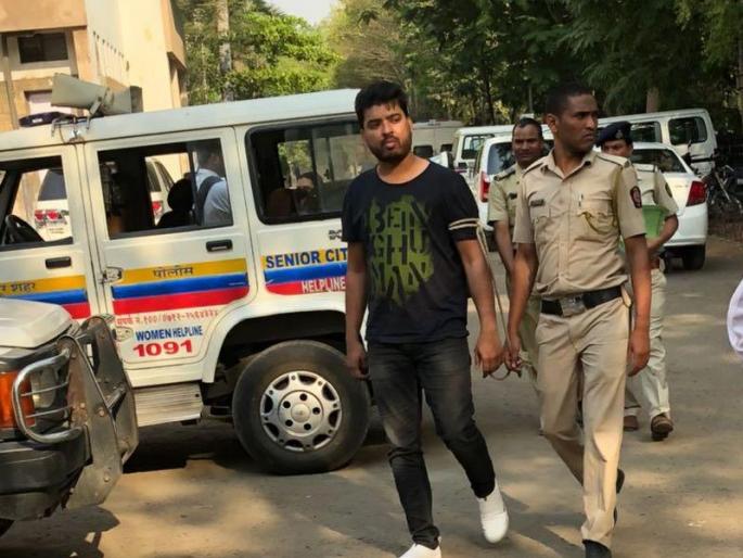 The accused arrested the witness and fled | सौदीत पळून जाऊ पाहणा-या आरोपीस पकडले The accused arrested the witness and fled | सौदीत पळून जाऊ पाहणा-या आरोपीस पकडले