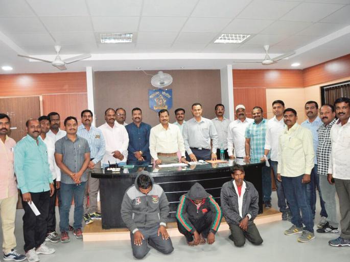 Five robbers robbed of the passengers in the city | नगरमध्ये प्रवाशांना लुटणारे पाच दरोडेखोर जेरबंद