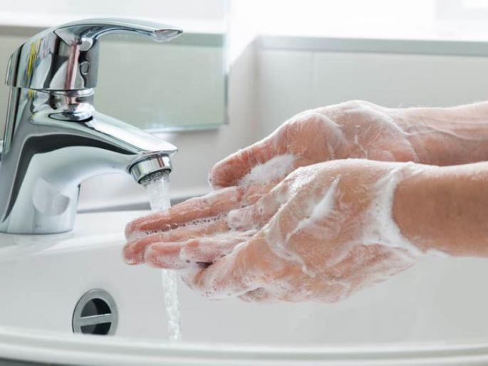 Arrange for passengers to wash their hands at the train, bus station! | रेल्वे, बस स्थानकावर प्रवाशांच्या हात धुण्याची व्यवस्था करा! Arrange for passengers to wash their hands at the train, bus station! | रेल्वे, बस स्थानकावर प्रवाशांच्या हात धुण्याची व्यवस्था करा!