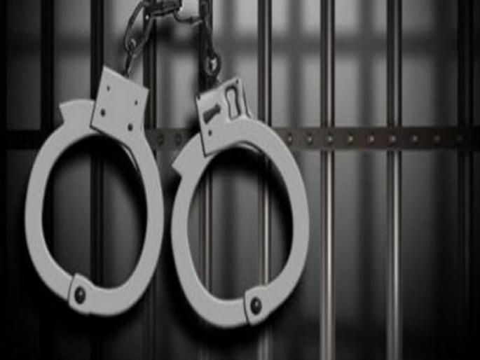 police arrest one of cheater, who is raining money | पैशांचा पाऊस पाडणारा महाराज पोलिसांच्या जाळ्यात