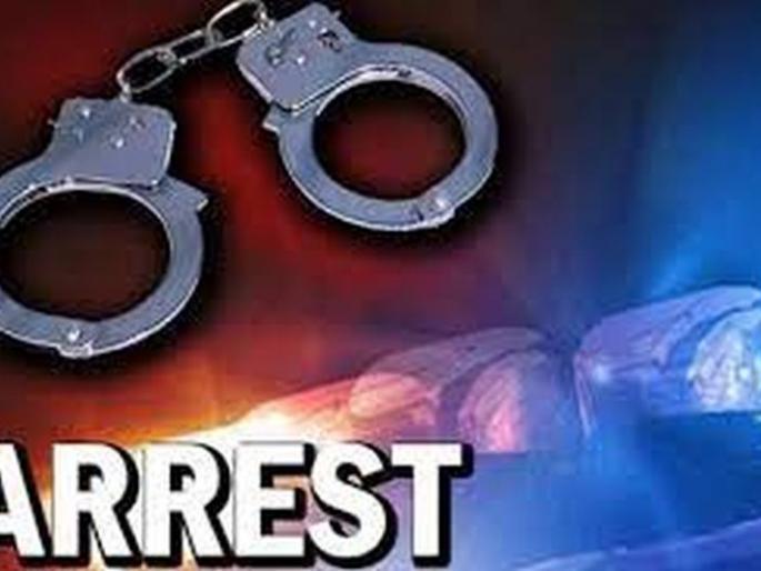 Three arrested in Akola for robbing a doctor in Amravati | अमरावती येथील डॉक्टरला लुटणारे अकोल्यातील तीघे जेरबंद Three arrested in Akola for robbing a doctor in Amravati | अमरावती येथील डॉक्टरला लुटणारे अकोल्यातील तीघे जेरबंद