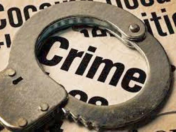 a Retired police in Yavatmal looted by 11 lakh in buldhana | स्वस्त सोन्याचा लोभ नडला.. सेवानिवृत्त पोलिसाला ११ लाखांना लुटले; टोळक्याने मारहाण, पिस्टलही पळविली a Retired police in Yavatmal looted by 11 lakh in buldhana | स्वस्त सोन्याचा लोभ नडला.. सेवानिवृत्त पोलिसाला ११ लाखांना लुटले; टोळक्याने मारहाण, पिस्टलही पळविली