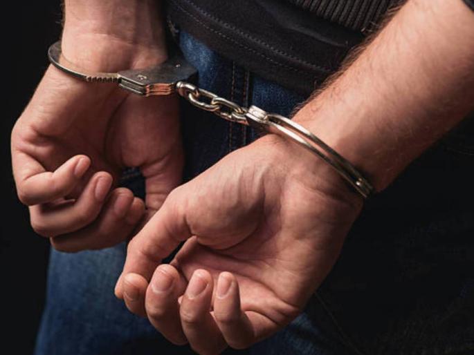 Accused Gajaad, who fled from Ulhasnagar police | उल्हासनगर पोलिसांच्या हातावर तुरी देऊन पळालेला आरोपी गजाआड Accused Gajaad, who fled from Ulhasnagar police | उल्हासनगर पोलिसांच्या हातावर तुरी देऊन पळालेला आरोपी गजाआड