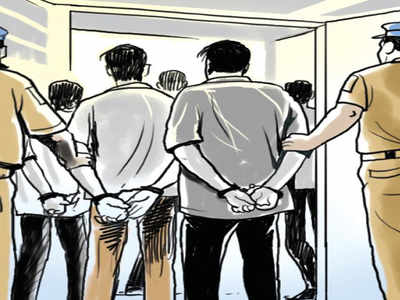 Interstate gang arrested for stealing petrol by breaking pipeline | पाईपलाईन फोडून पेट्रोल चोरी करणारी आंतरराज्य टोळी अटकेत Interstate gang arrested for stealing petrol by breaking pipeline | पाईपलाईन फोडून पेट्रोल चोरी करणारी आंतरराज्य टोळी अटकेत