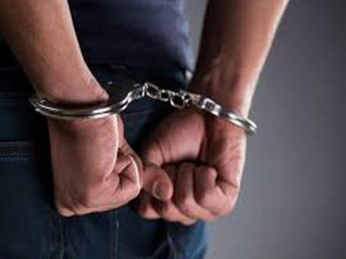 Both are in custody in connection with a two-wheeler fire | दुचाकी जाळपोळ प्रकरणी दोघे ताब्यात Both are in custody in connection with a two-wheeler fire | दुचाकी जाळपोळ प्रकरणी दोघे ताब्यात