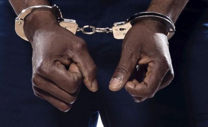 A thug builder arrested who cheated many in Nagpur | नागपुरात अनेकांना गंडा घालणारा ठगबाज बिल्डर गजाआड A thug builder arrested who cheated many in Nagpur | नागपुरात अनेकांना गंडा घालणारा ठगबाज बिल्डर गजाआड