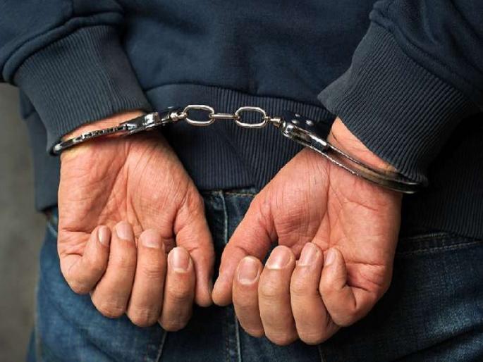 A gang of four men were spotted before the robbery at a petrol pump in Ramtekdi area in Pune | पुण्यात रामटेकडी भागातील पेट्रोल पंपावर दरोड्याआधीच चौघांच्या टोळीच्या मुसक्या आवळल्या A gang of four men were spotted before the robbery at a petrol pump in Ramtekdi area in Pune | पुण्यात रामटेकडी भागातील पेट्रोल पंपावर दरोड्याआधीच चौघांच्या टोळीच्या मुसक्या आवळल्या