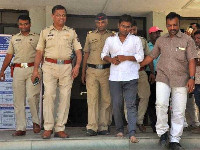 Mumbai's fake IPS officer stole lakhs of money from businessmen in Nashik | मुंबईच्या तोतया आयपीएस अधिकाऱ्याने नाशिकमध्ये व्यावसायिकांना घातला लाखोंचा गंडा  Mumbai's fake IPS officer stole lakhs of money from businessmen in Nashik | मुंबईच्या तोतया आयपीएस अधिकाऱ्याने नाशिकमध्ये व्यावसायिकांना घातला लाखोंचा गंडा