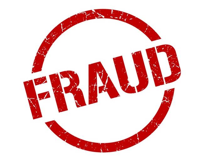The couple cheated Rs 40 lakh by giving fake liquor license | दाम्पत्याने दारू विक्रीचा बनावट परवाना देत केली ४० लाखांची फसवणूक