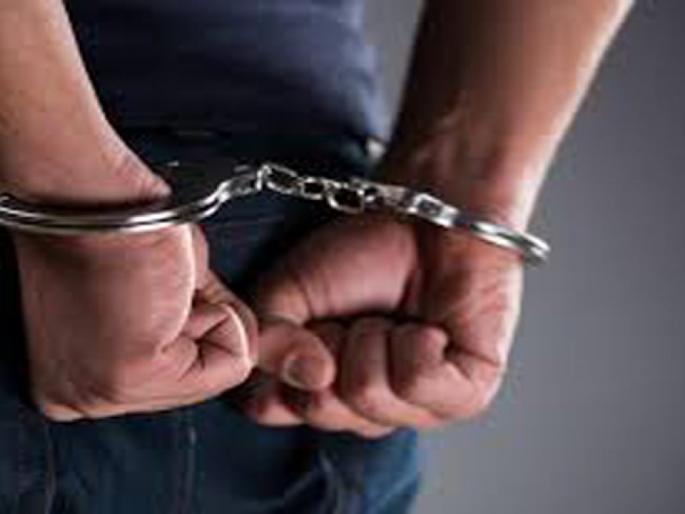 Crowd attack on NCB squad in Goregaon | एनसीबीच्या पथकावर गोरेगावात जमावाचा हल्ला Crowd attack on NCB squad in Goregaon | एनसीबीच्या पथकावर गोरेगावात जमावाचा हल्ला