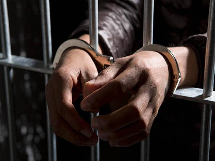 The 'game' of the person holding the 'Nem' on the Koshti in the city, two arrested in the city: the reason for the shooting will be revealed. | काेष्टीवर ‘नेम’ धरणाऱ्याचा नगरमध्ये ‘गेम’ दोघांना नगरमध्ये अटक : गोळीबाराचे कारण उलगडणार The 'game' of the person holding the 'Nem' on the Koshti in the city, two arrested in the city: the reason for the shooting will be revealed. | काेष्टीवर ‘नेम’ धरणाऱ्याचा नगरमध्ये ‘गेम’ दोघांना नगरमध्ये अटक : गोळीबाराचे कारण उलगडणार