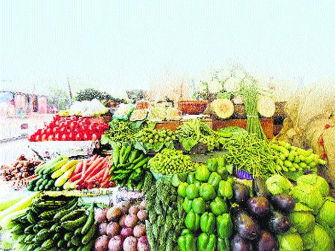 Farmer's loss due to market prices | बाजारभाव पडल्यामुळे शेतकऱ्यांचे नुकसान Farmer's loss due to market prices | बाजारभाव पडल्यामुळे शेतकऱ्यांचे नुकसान