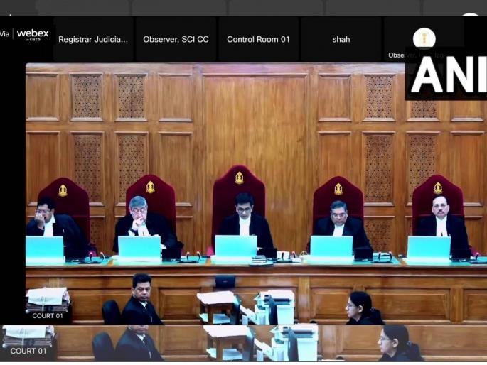 Article 370 matter: Centre Government's decision to delete Article 370 constitutionally valid, historic decision of Supreme Court | Article 370: कलम ३७० हटवण्याचा केंद्राचा निर्णय योग्य आणि घटनात्मकदृष्ट्या वैध, सर्वोच्च न्यायालयाचा ऐतिहासिक निर्णय Article 370 matter: Centre Government's decision to delete Article 370 constitutionally valid, historic decision of Supreme Court | Article 370: कलम ३७० हटवण्याचा केंद्राचा निर्णय योग्य आणि घटनात्मकदृष्ट्या वैध, सर्वोच्च न्यायालयाचा ऐतिहासिक निर्णय