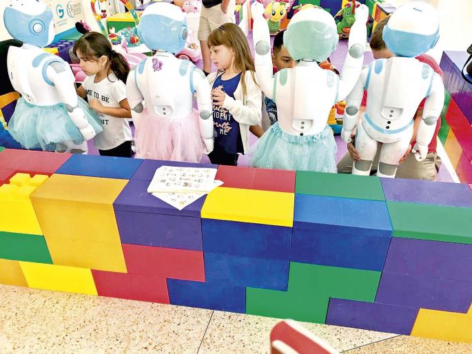 Guru Pournima: technology is a new Guru! | गुरुपौर्णिमा : आपल्या घरात येत असलेल्या तंत्रज्ञानालाच गुरु करुन घ्या! Guru Pournima: technology is a new Guru! | गुरुपौर्णिमा : आपल्या घरात येत असलेल्या तंत्रज्ञानालाच गुरु करुन घ्या!