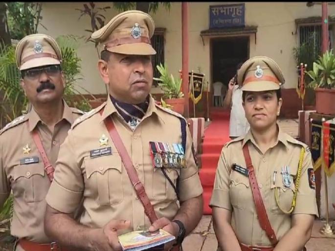 Charas found in Dapoli matches packets from Gujarat; Information from Superintendent of Police Dhananjay Kulkarni | दापोलीत सापडलेला चरस गुजरातमधील पाकिटांशी मिळती जुळती; पोलिस अधीक्षक धनंजय कुलकर्णी यांची माहिती Charas found in Dapoli matches packets from Gujarat; Information from Superintendent of Police Dhananjay Kulkarni | दापोलीत सापडलेला चरस गुजरातमधील पाकिटांशी मिळती जुळती; पोलिस अधीक्षक धनंजय कुलकर्णी यांची माहिती